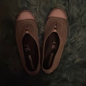 Grey converse shoes